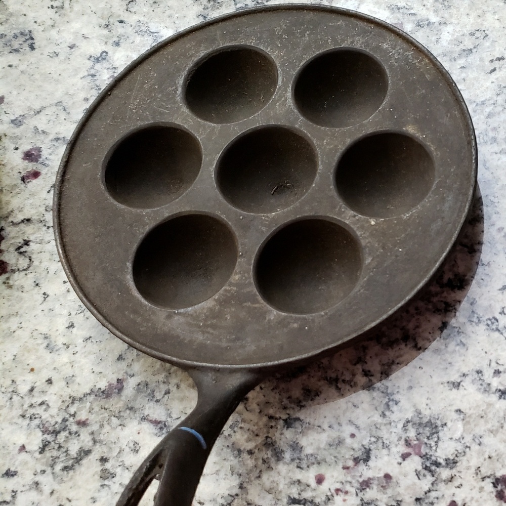 Egg poaching or muffins pan